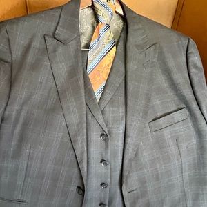 Steve Harvey 3 piece Suit
